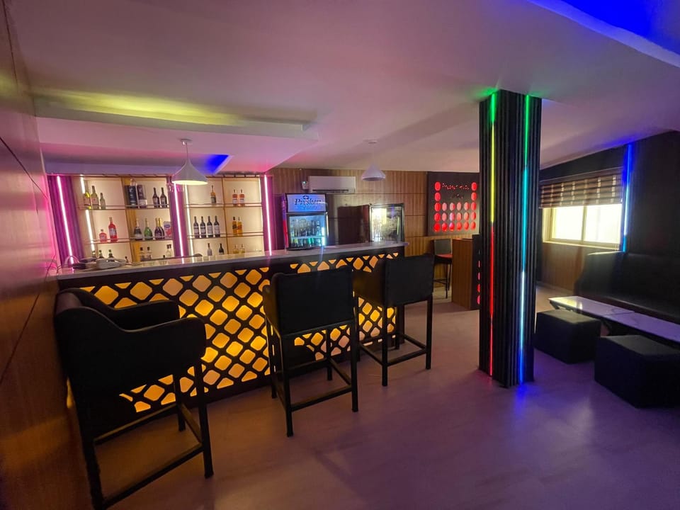 TV and multimedia, Lounge or bar, Evening entertainment