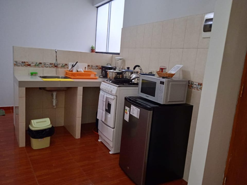 Kitchen or kitchenette, Communal kitchen