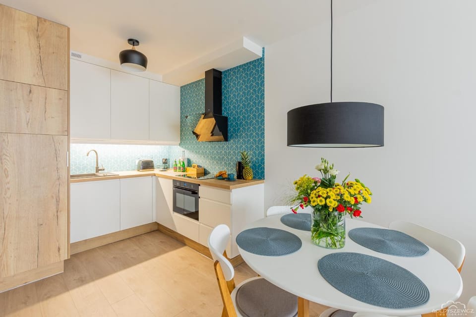 Kitchen or kitchenette, Dining area, Communal kitchen