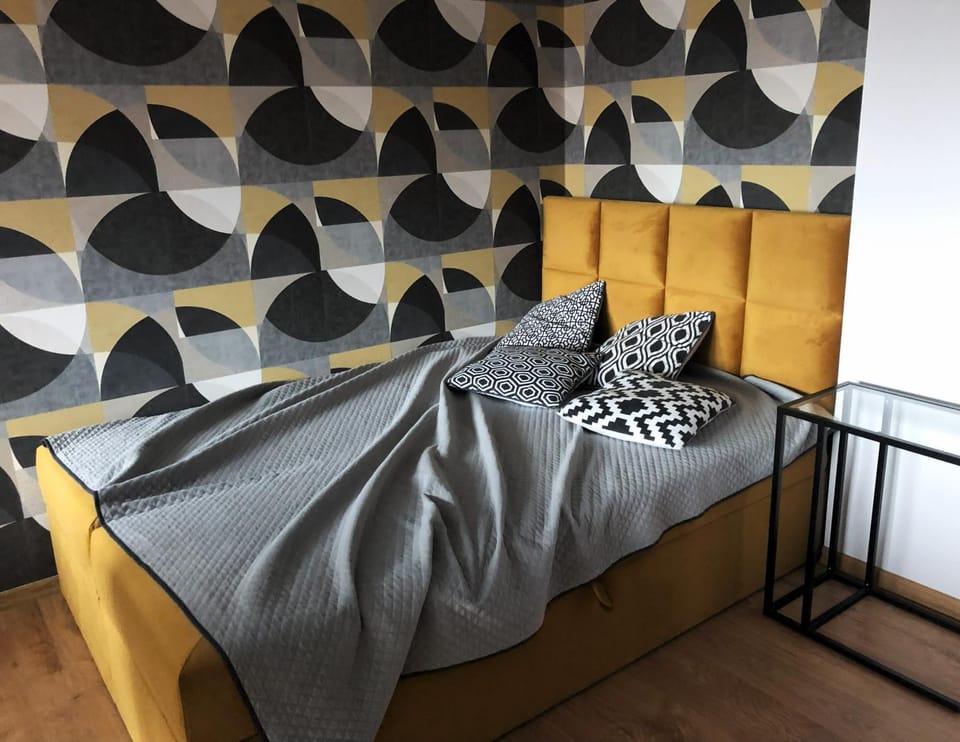 Bed, Living room