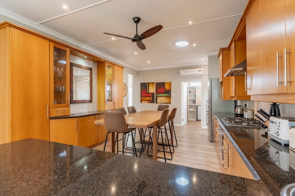 Odenvillea House - Amazing Sea Views House in Umhlanga