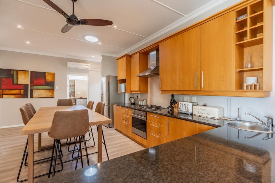 Odenvillea House - Amazing Sea Views House in Umhlanga