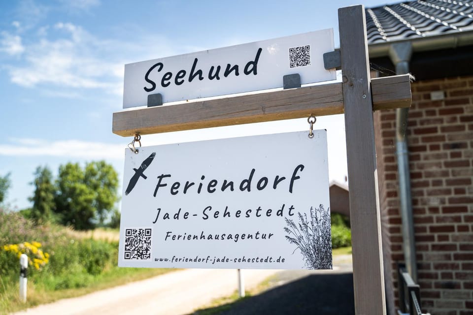 Ferienhaus Haus Seehund direkt hinterm Deich an der Nordsee House in Lower Saxony, Germany