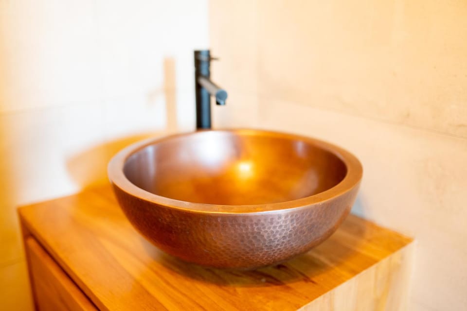 Bathroom, Decorative detail
