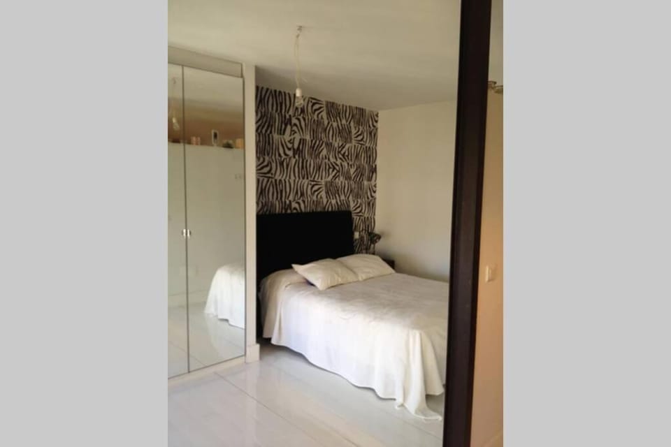 Loft de diseño con garaje Apartment in Santander