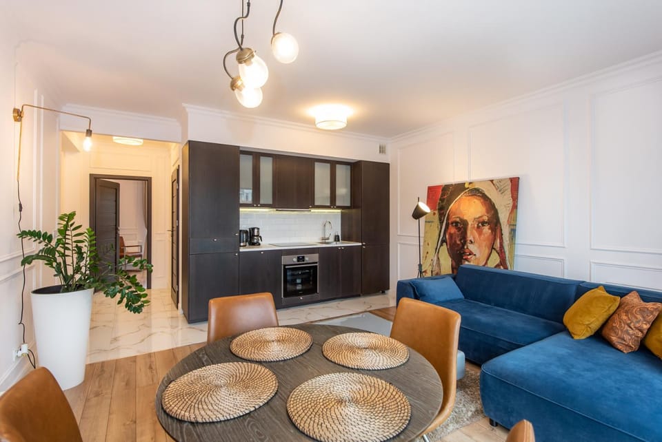 Kitchen or kitchenette, Living room, Seating area