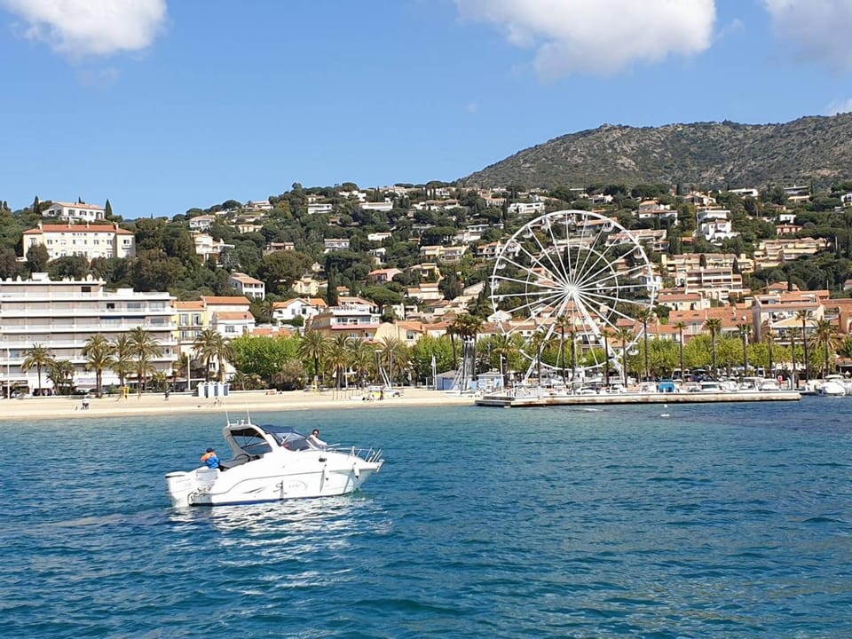 Studio 4 pers. proche plage avec parking - FR-1-251-398 Apartment in Le Lavandou