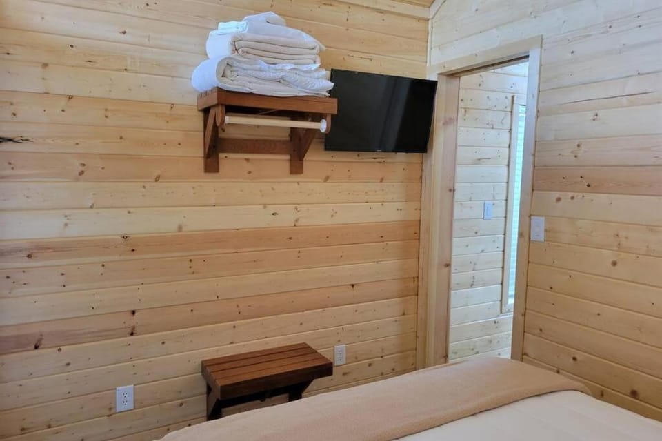 076 Tiny Home nr Grand Canyon South Rim Sleeps 8 Chalet in Grand Canyon National Park