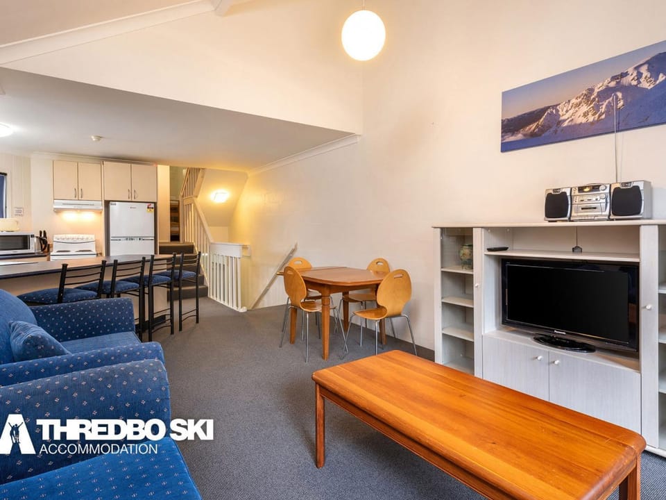 TV and multimedia, Living room, Dining area