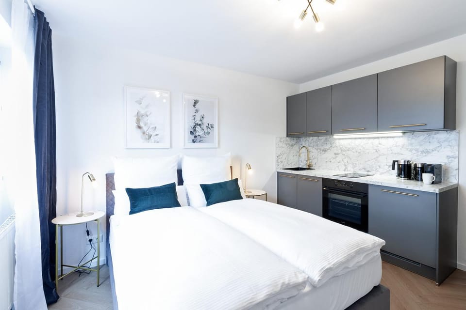 Bed, Kitchen or kitchenette, Photo of the whole room, Bedroom, oven, pet friendly, stove