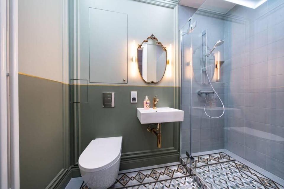Shower, Bathroom