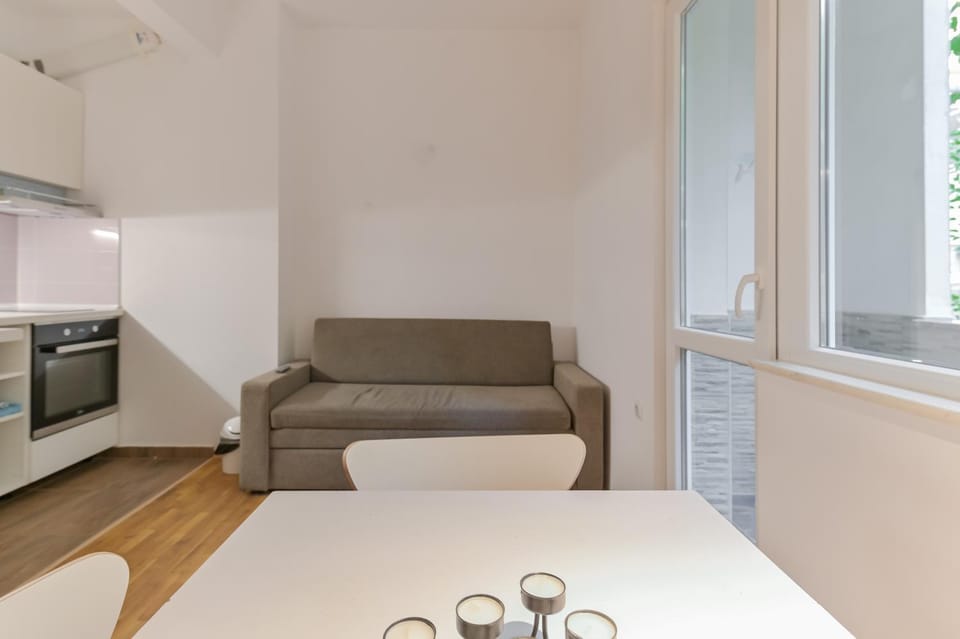 Balcony/Terrace, Kitchen or kitchenette, Living room, Seating area, Dining area, oven
