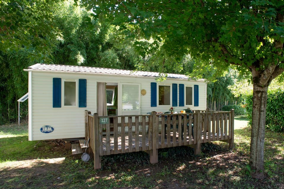 Camping du Bournat Campground/ 
RV Resort in Le Bugue