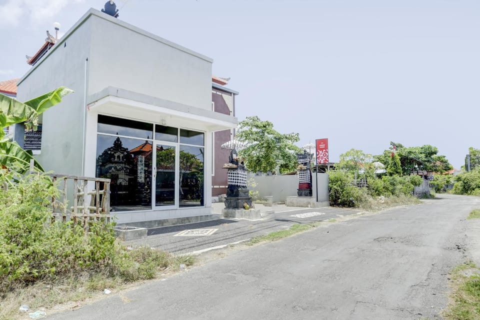 Facade/entrance
