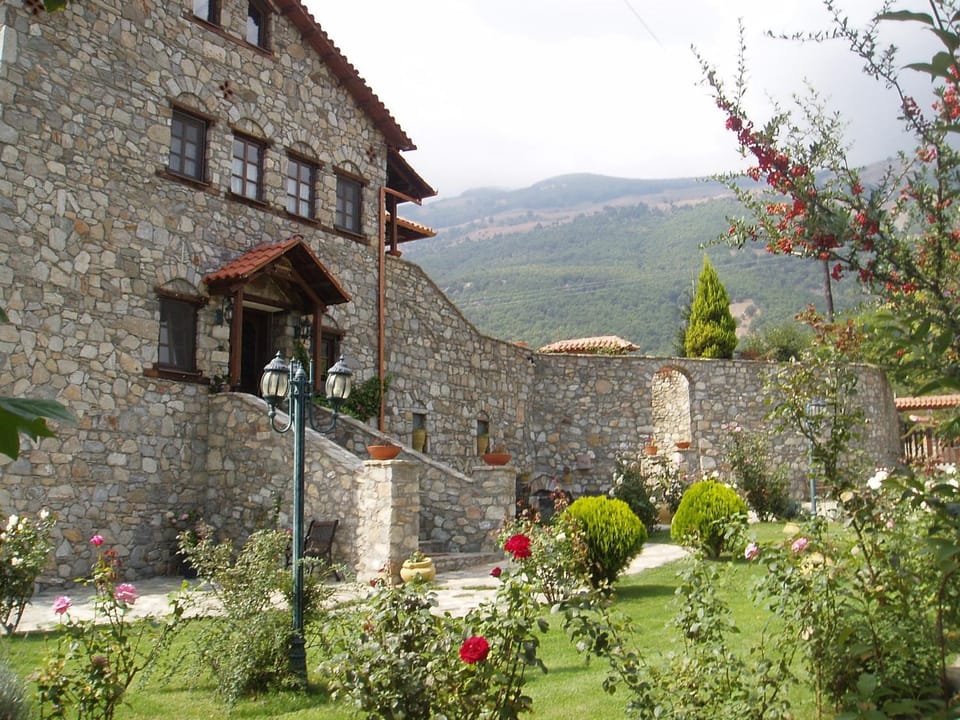 Facade/entrance, Spring, Garden