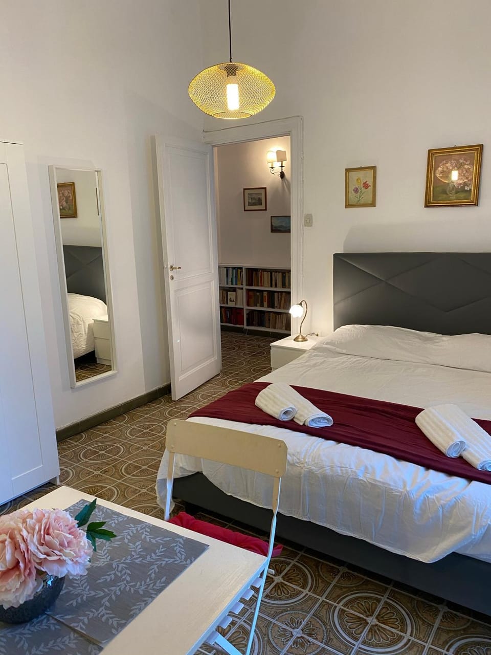 Rooms in San Domenico Maggiore 3 Bed and Breakfast in Naples