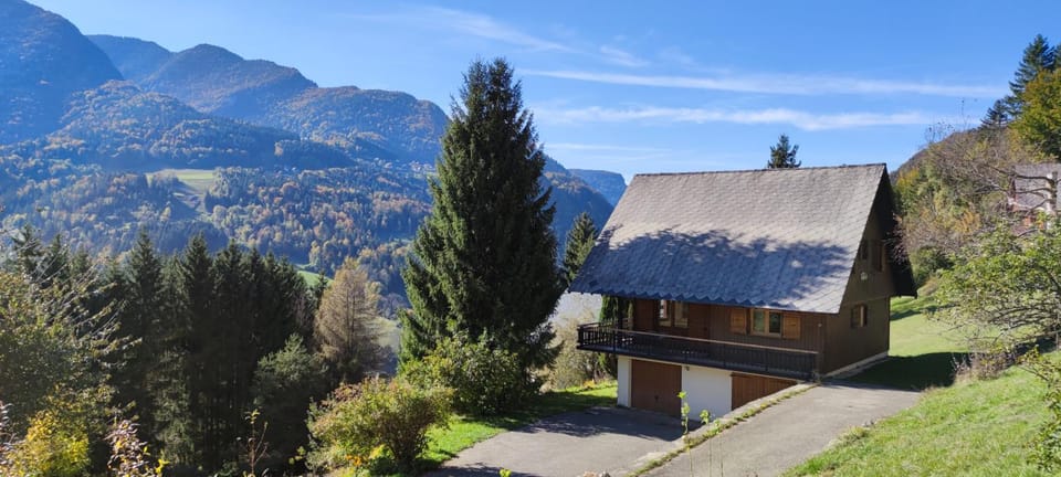 Chalet l'Alpe Chalet in Auvergne-Rhône-Alpes