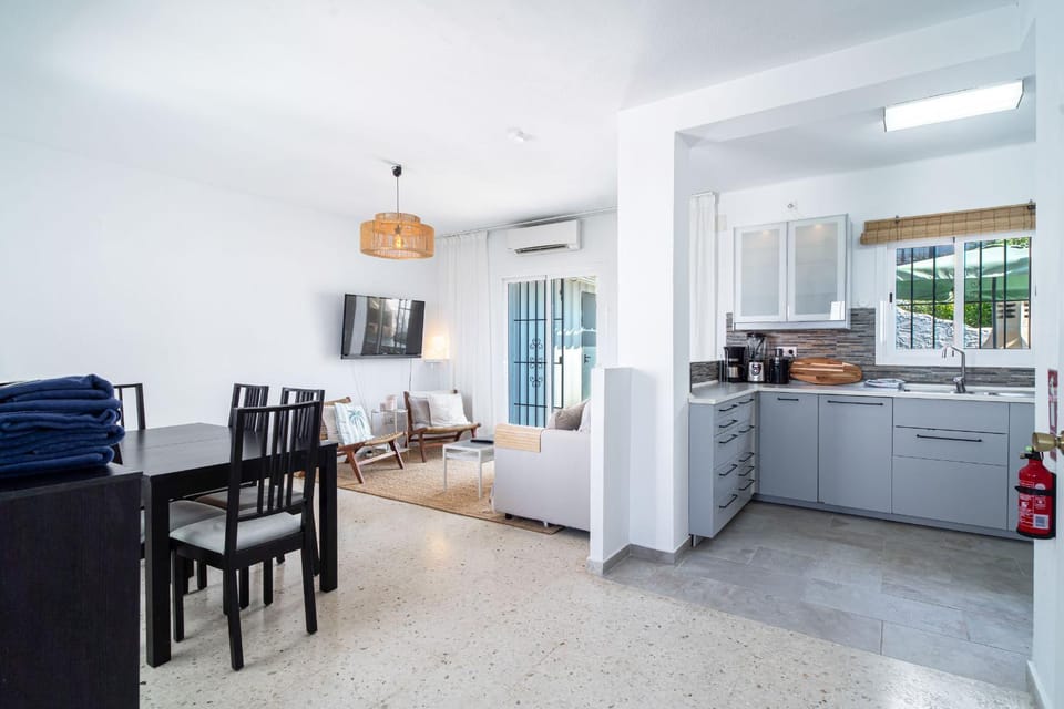 TV and multimedia, Kitchen or kitchenette, Living room