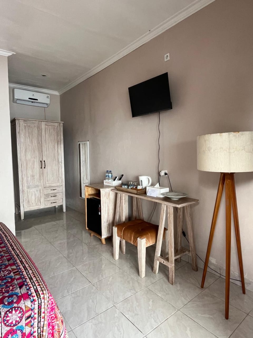 TV and multimedia, air conditioner