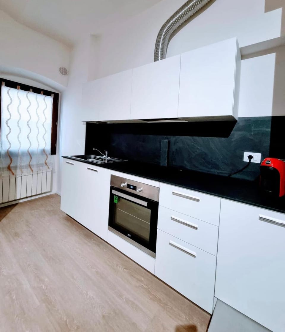 Kitchen or kitchenette, kitchen