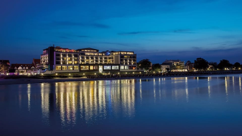 Property building, Night, Natural landscape, Beach, Beach, On site