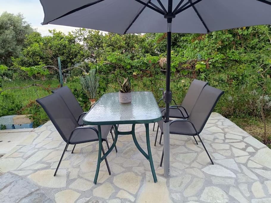 Garden, Dining area