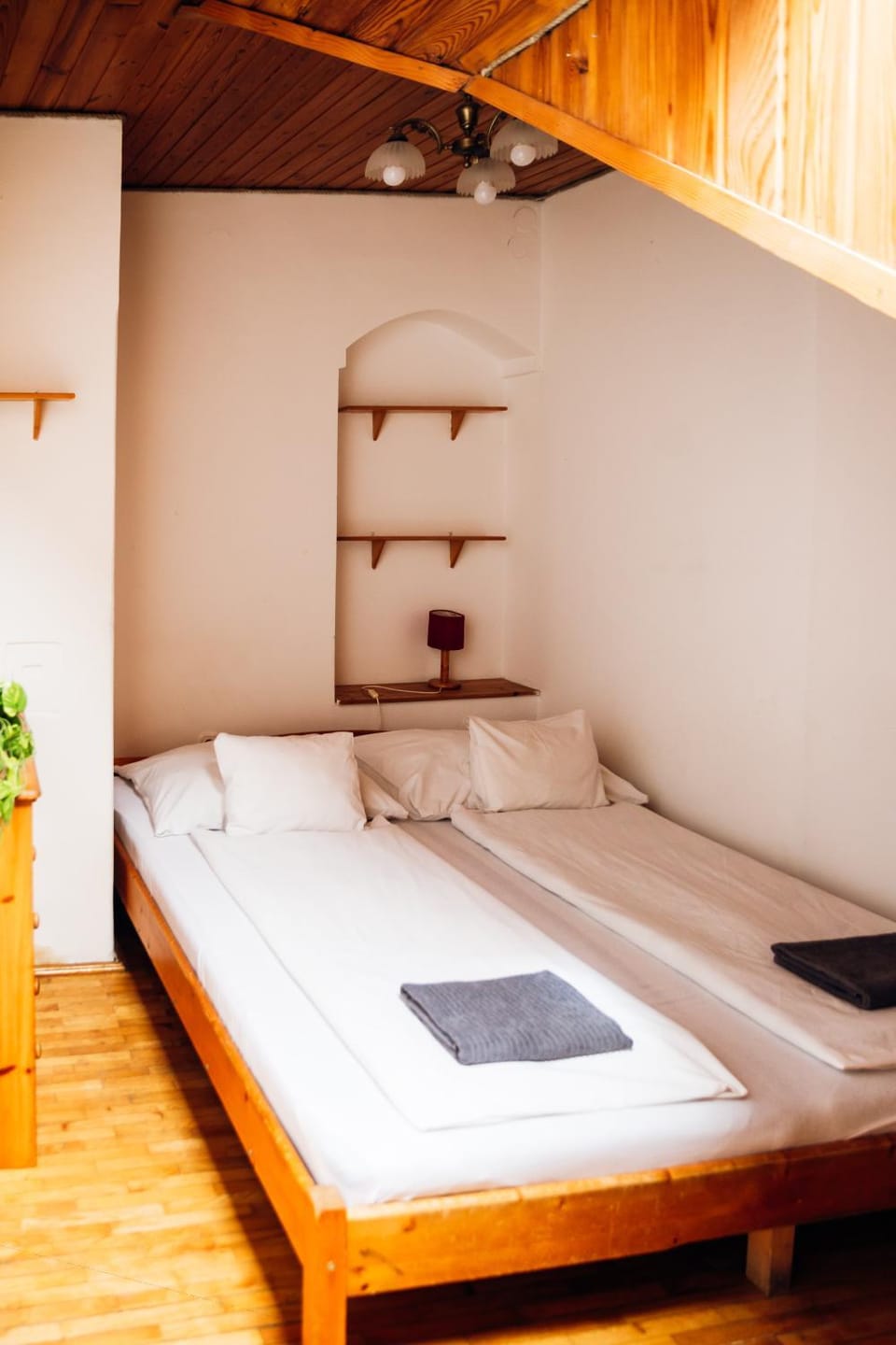 Bed, Photo of the whole room