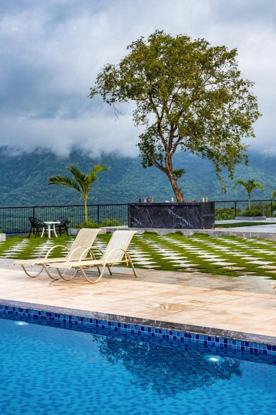 Spring, Day, Natural landscape, Garden, Garden view, Mountain view, Pool view, Swimming pool, sunbed