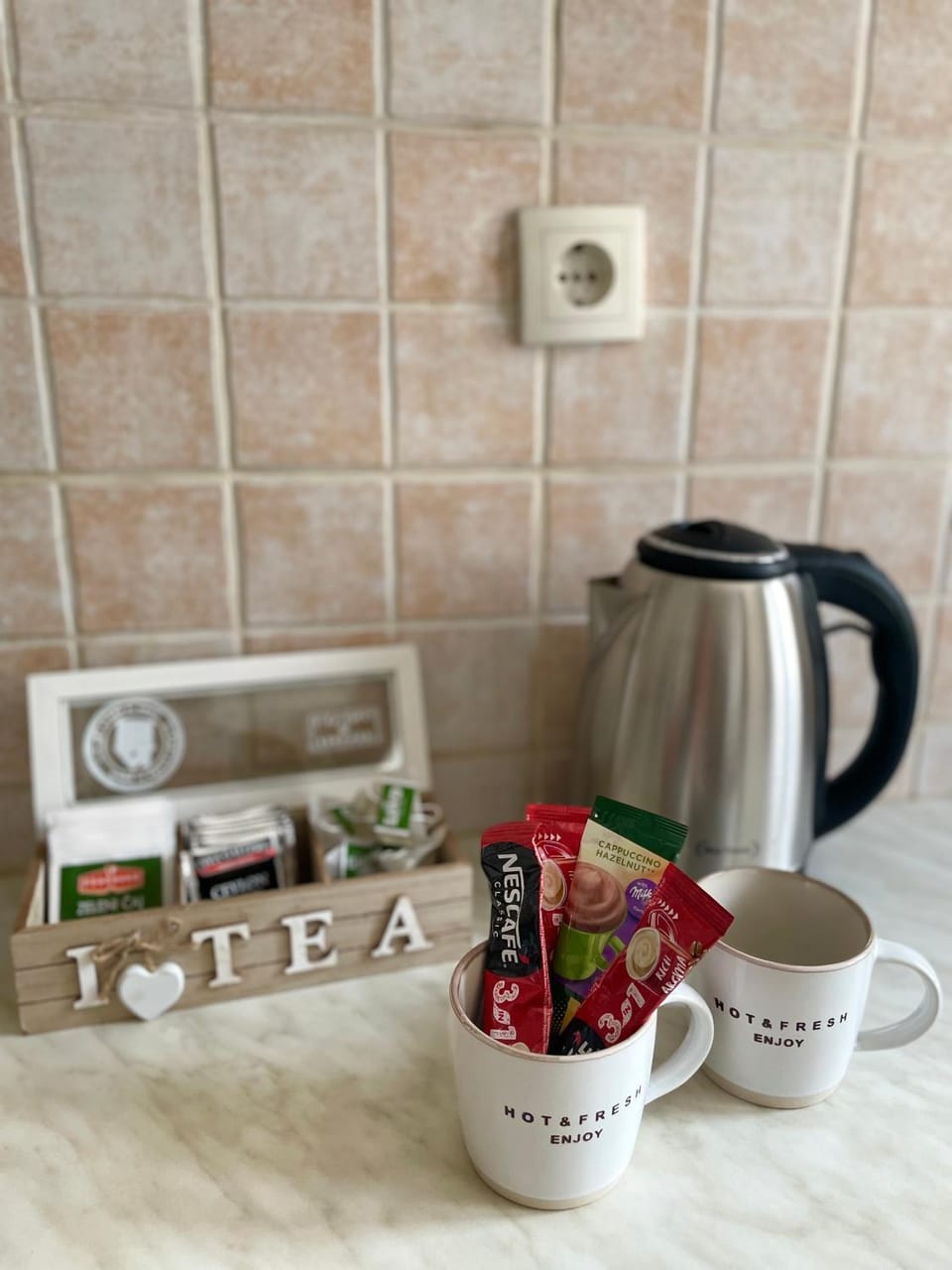 Coffee/tea facilities, kitchen