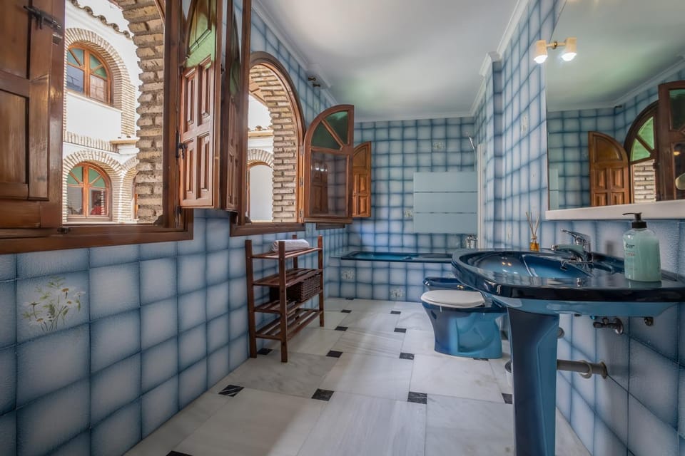 Toilet, Bathroom, Bath