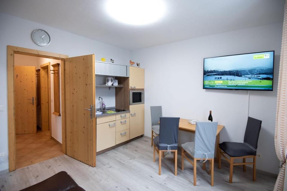 Kitchen or kitchenette, Living room, Seating area