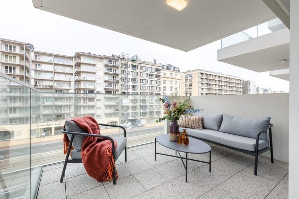 Lovely apartment with terrace and sea view Apartment in Ostend