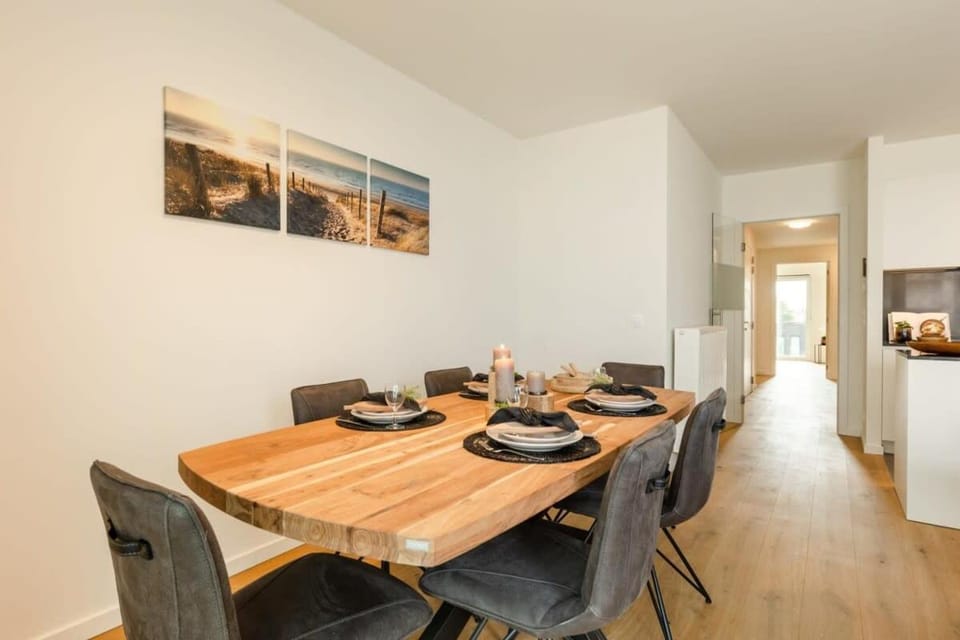 Lovely apartment with terrace and sea view Apartment in Ostend