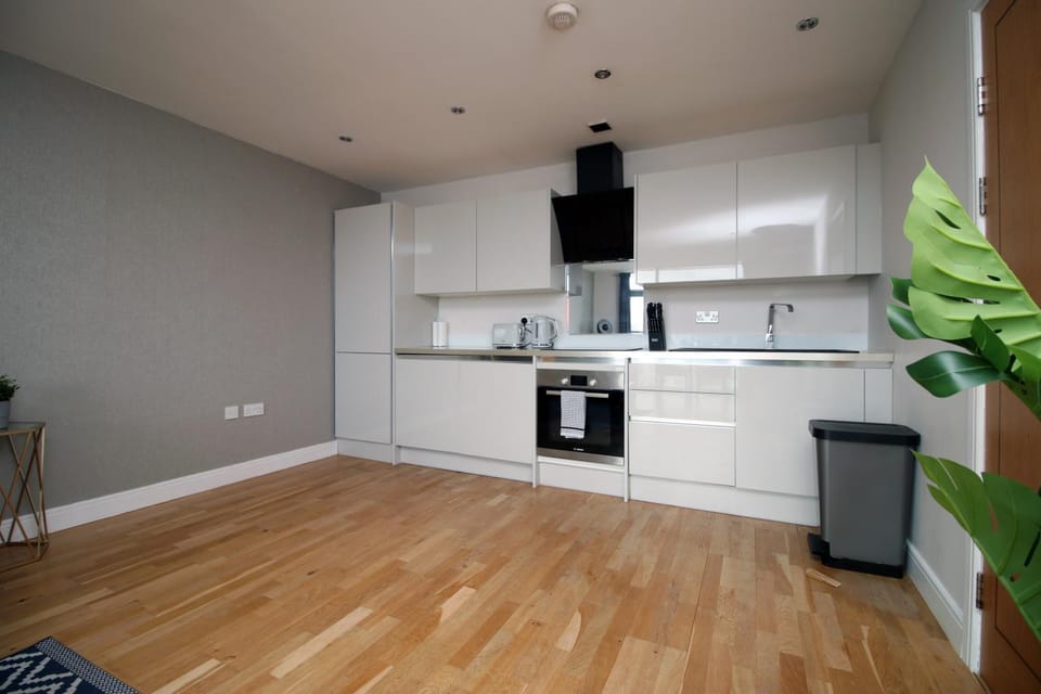 The View - LONG STAY OFFER - Modern Central Apartment and Parking by CTO Serviced Apartments Apartment in Cardiff
