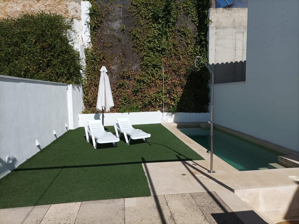 Swimming pool, Swimming pool