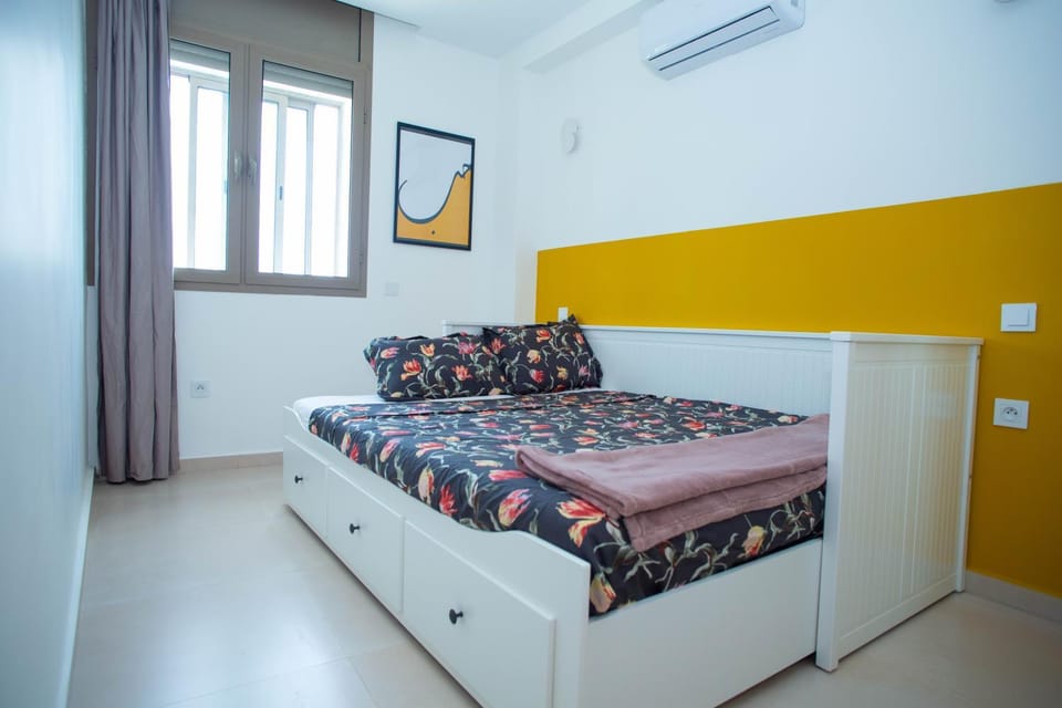 Bed, Bedroom, air conditioner
