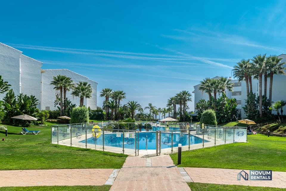 Garden, Swimming pool