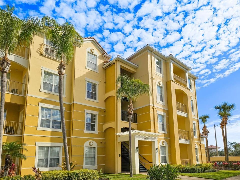 Modern Condo 5min to Conv Center with balcony House in Orlando