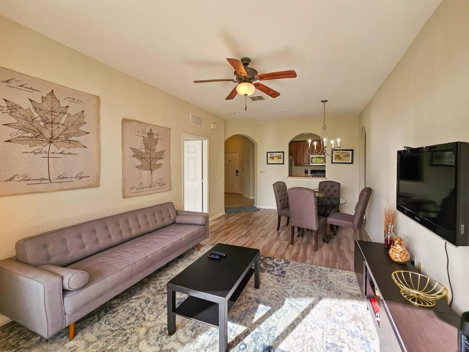 Modern Condo 5min to Conv Center with balcony House in Orlando