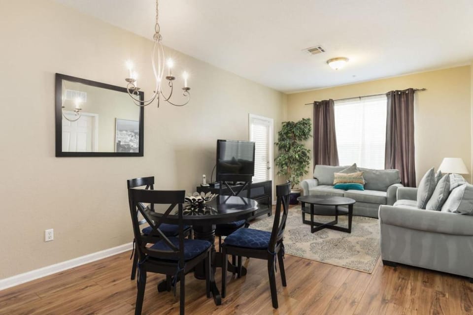 3Br 2Bath Condo Balcony 5min Conv Center 1388ft House in Orlando