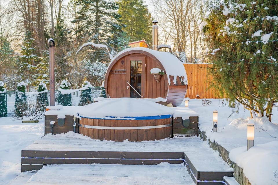 Elva Majutus - Puhkemaja - Hot Tub l Sauna l BBQ Nature lodge in Estonia