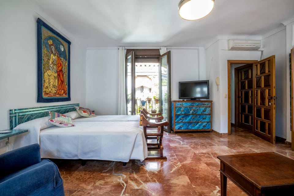 TV and multimedia, Balcony/Terrace, Bedroom, internet, air conditioner