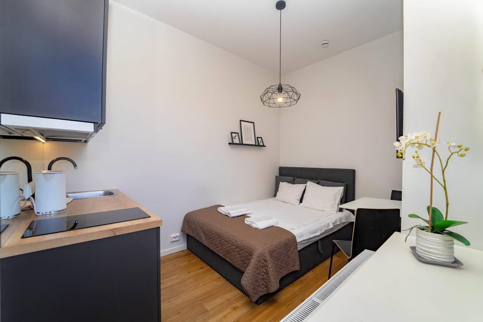 Bed, Coffee/tea facilities, Kitchen or kitchenette, Photo of the whole room, Seating area, Dining area, Bedroom, towels