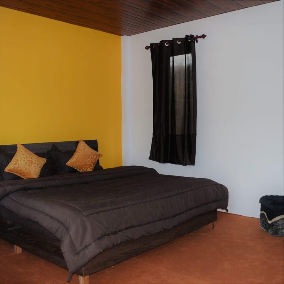 Omya Forest Camps & Cottages Bir, Near Choti Machiyal Luxury tent in Punjab, India