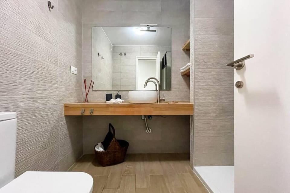 Apartamento con personalidad a 600 m de la playa. Apartment in Alicante