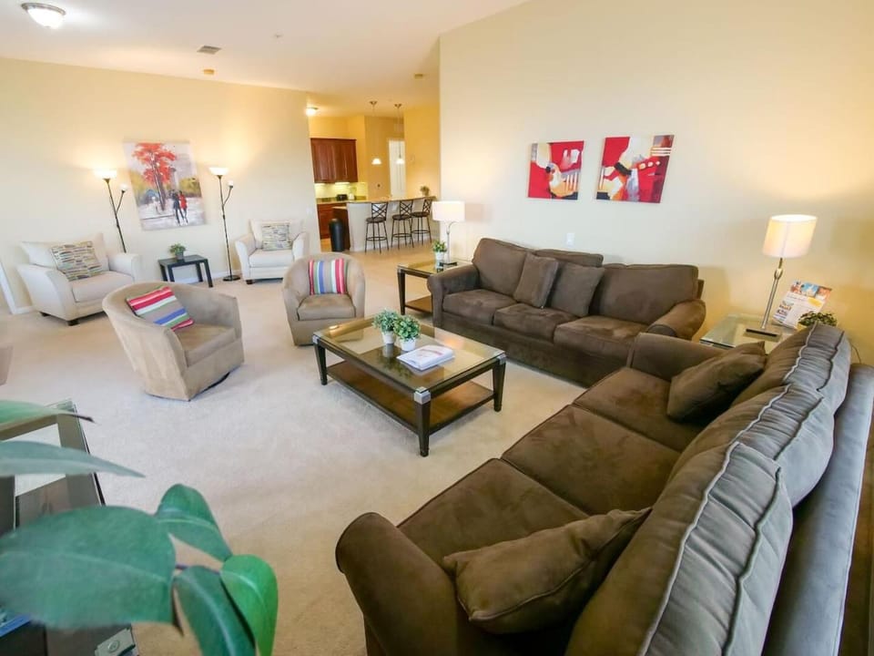 3Br 2Bath Condo Balcony 5min Conv Center 2087ft House in Orlando