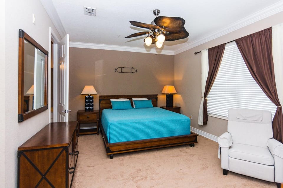 Spacious Vista Cay Condo near Universal Studios House in Orlando