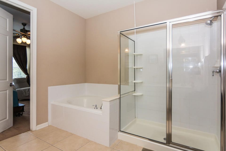 Spacious Vista Cay Condo near Universal Studios House in Orlando