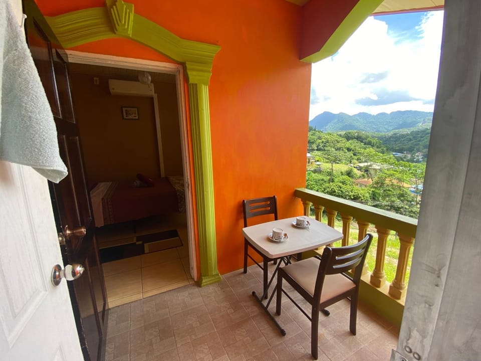 Natural landscape, Balcony/Terrace, Seating area, Dining area, Mountain view