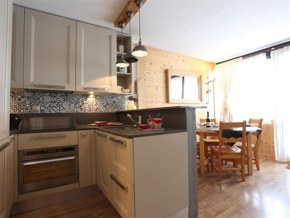 Appartement rénové à Val Thorens - 5 pers., WiFi, 2 balcons - FR-1-637-3 Apartment in Les Allues